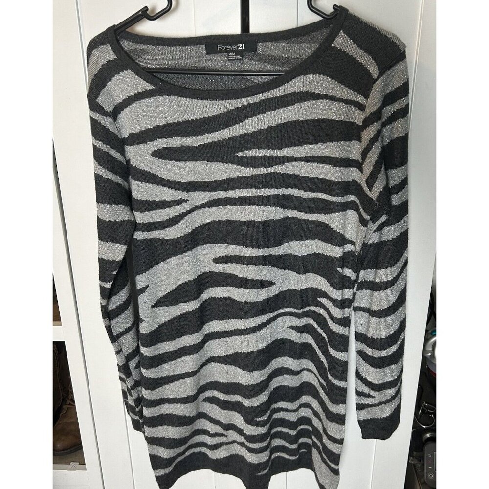 Forever 21 Womens Pullover Knitted Sweater Zebra Print Long Sleeve Black White M